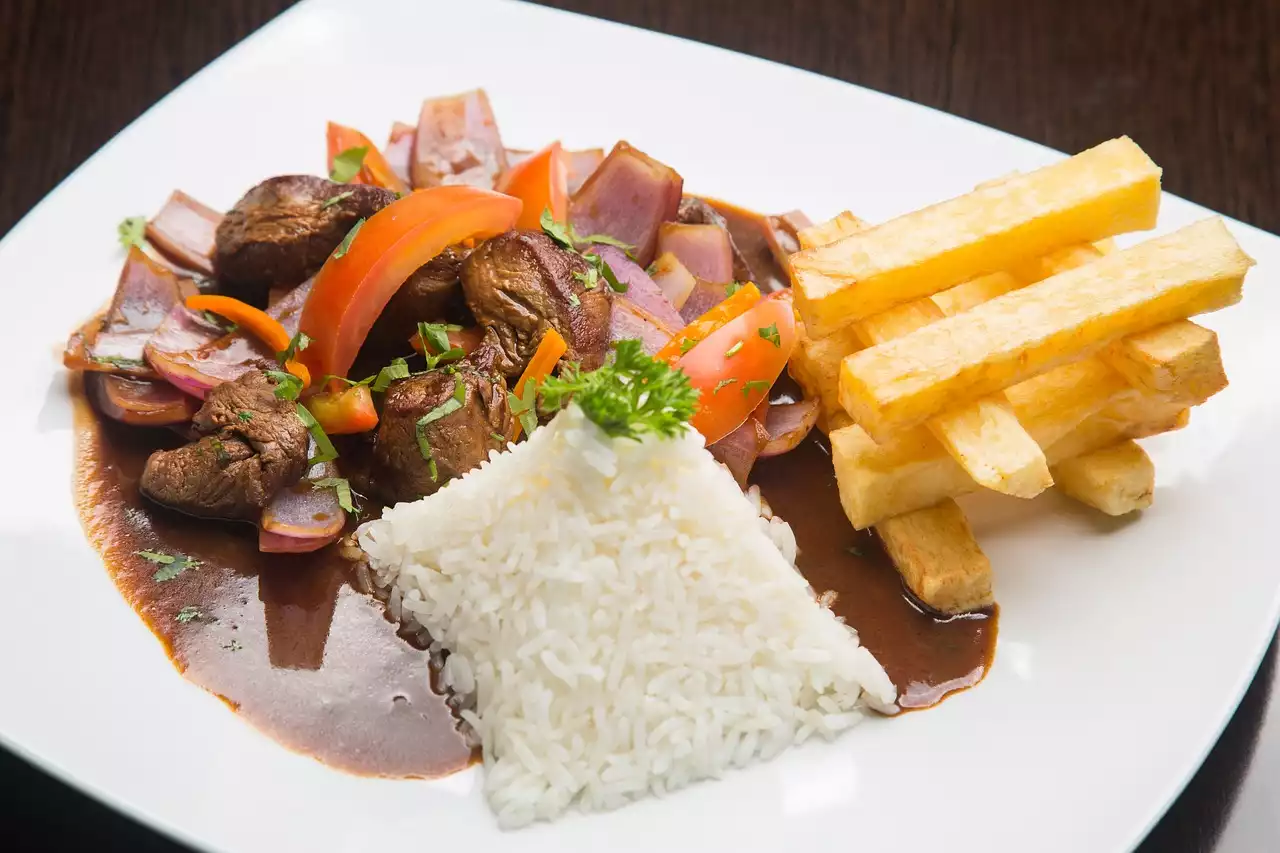 חקור את הטעמים של ארצות הברית: מדריך למטבח אמריקאי אזורי